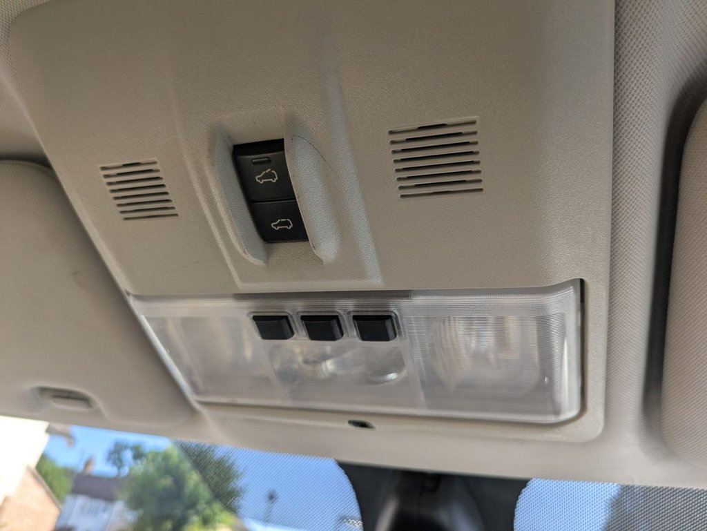 Used Land Rover Discovery 4 2012 for sale - 75359515: Photo 30