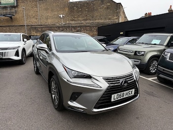 2018 (68) - 300h 2.5 Luxury 5dr CVT [Premium Nav]