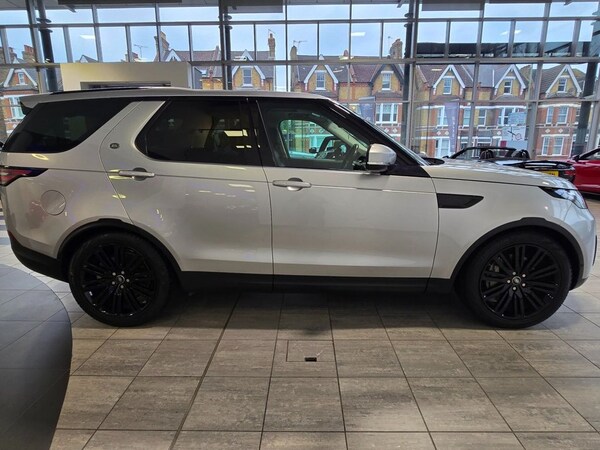 Used Land Rover Discovery 2018 for sale - 73796135: Photo 2