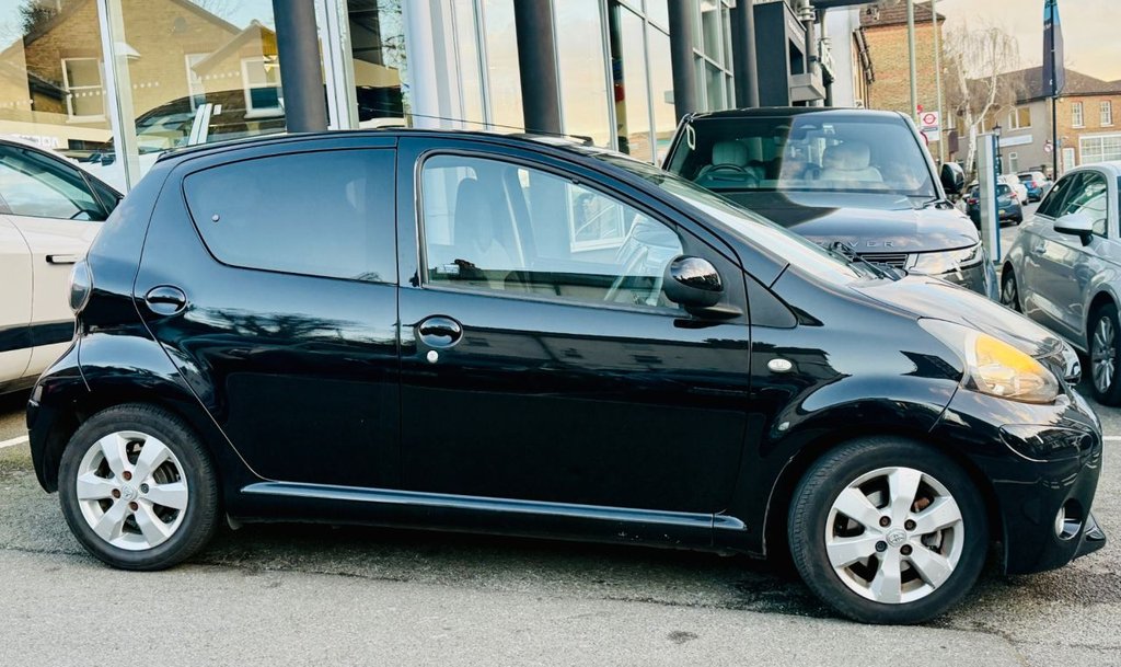 Used Toyota AYGO 2012 for sale - 77841371: Photo 2