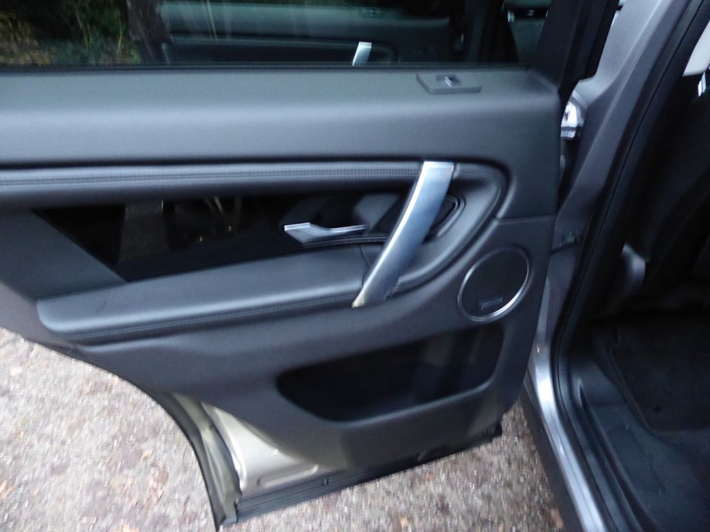 Used Land Rover Discovery Sport 2020 for sale - 76950550: Photo 16