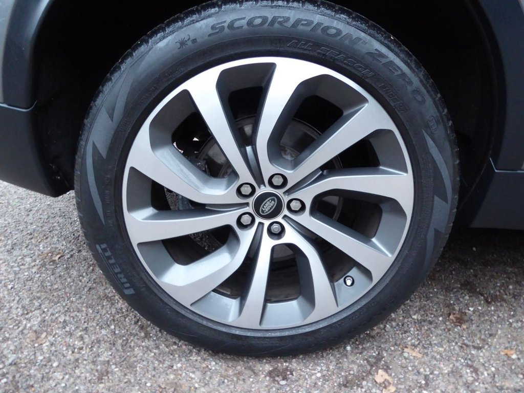 Used Land Rover Discovery Sport 2020 for sale - 76950550: Photo 4