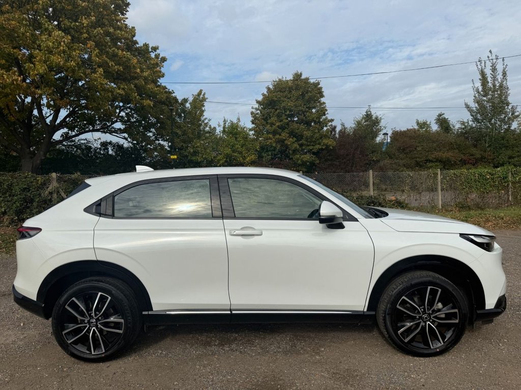 Used Honda HR-V 2023 for sale - 76147791: Photo 2
