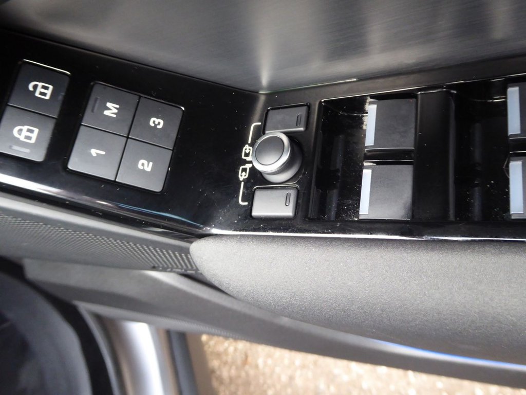 Used Land Rover Range Rover Velar 2022 for sale - 77654967: Photo 29