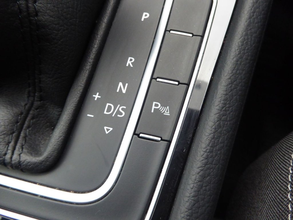 Used Volkswagen Golf 2020 for sale - 77288350: Photo 31