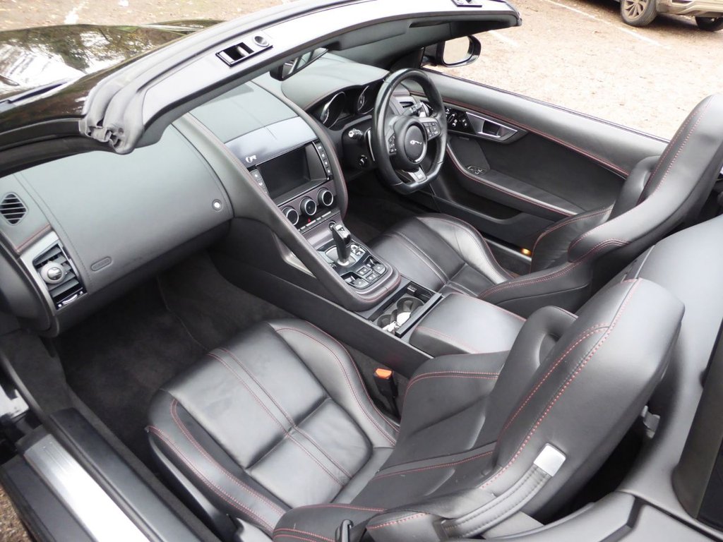 Used Jaguar F-Type 2016 for sale - 76848299: Photo 2