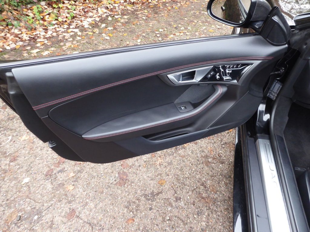 Used Jaguar F-Type 2016 for sale - 76848299: Photo 30