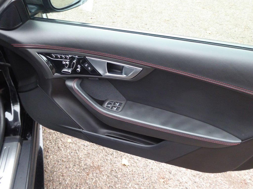 Used Jaguar F-Type 2016 for sale - 76848299: Photo 8