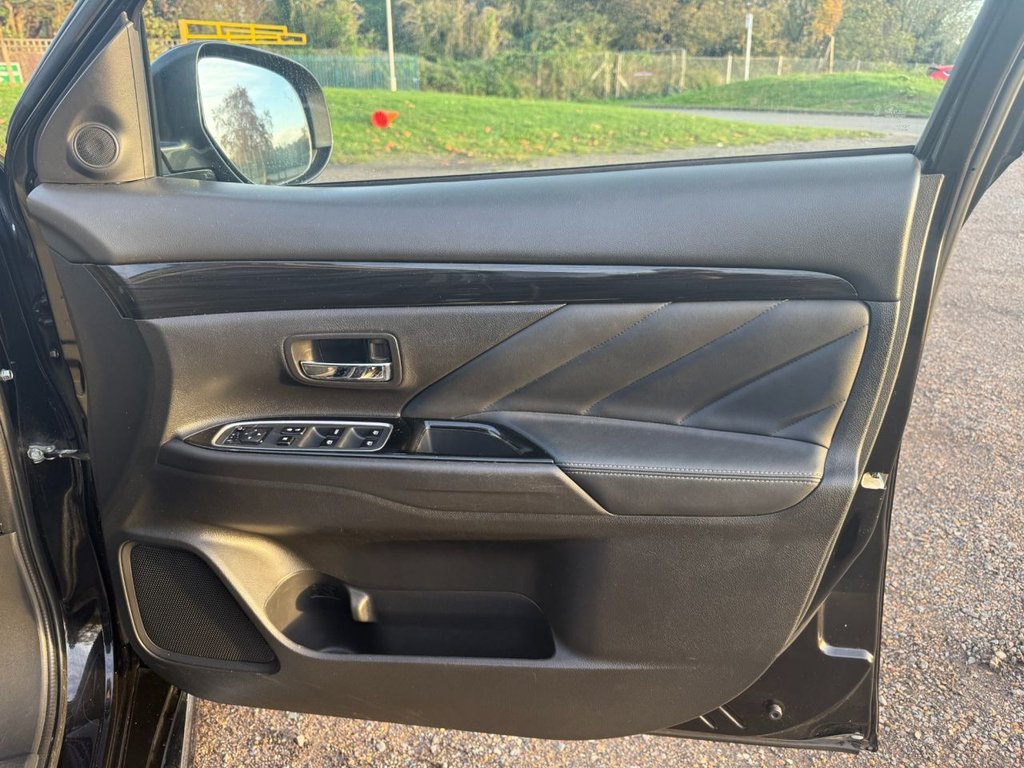 Used Mitsubishi Outlander 2017 for sale - 76570441: Photo 11