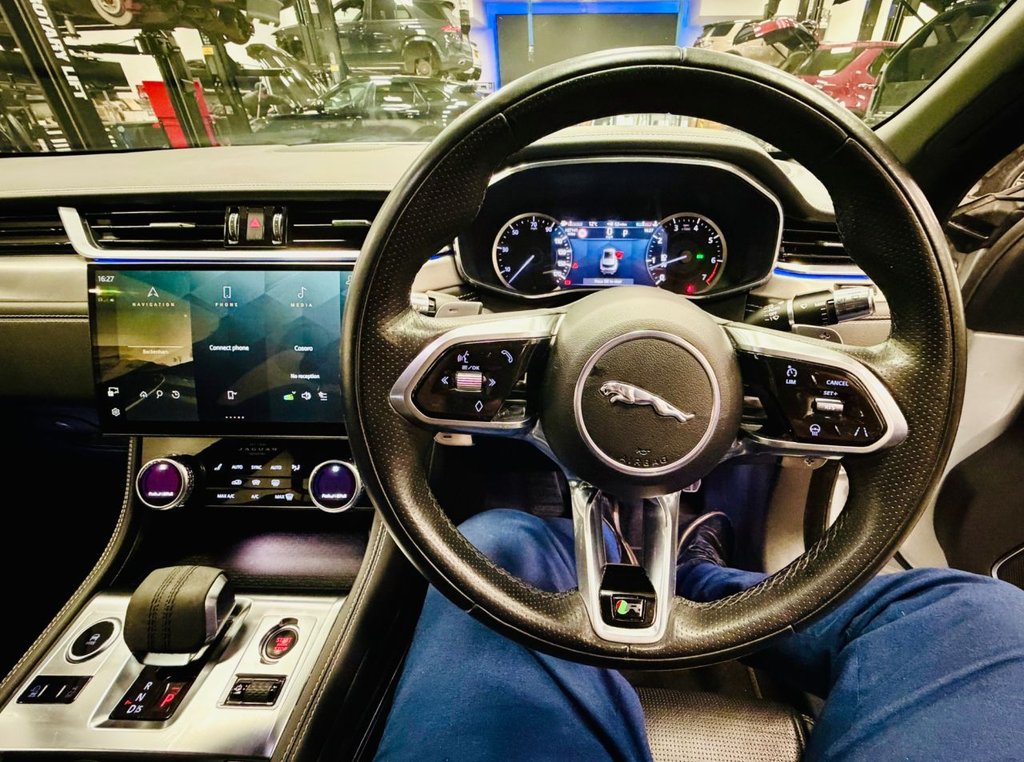 Used Jaguar F-Pace 2022 for sale - 76686225: Photo 17