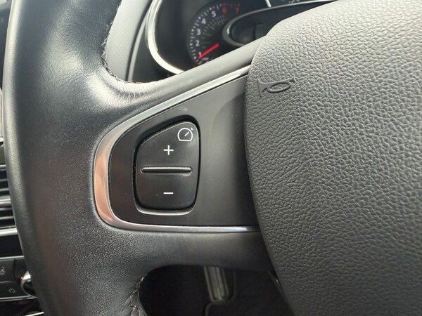 Used Renault Clio 2018 for sale - 76250147: Photo 26
