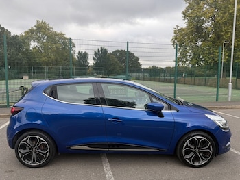 Used Renault Clio 2018 for sale - 76250147: Photo 2