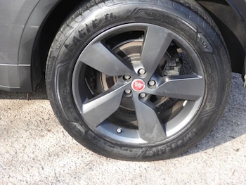 Used Jaguar E-Pace 2020 for sale - 77748756: Photo