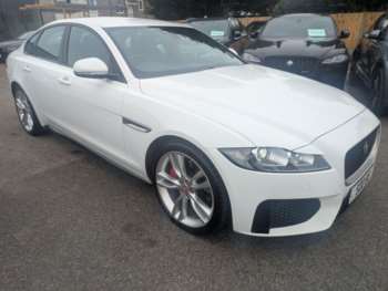 2016 (16) - 3.0d V6 S Saloon 4dr Diesel Auto Euro 6 (s/s) (300 ps)
