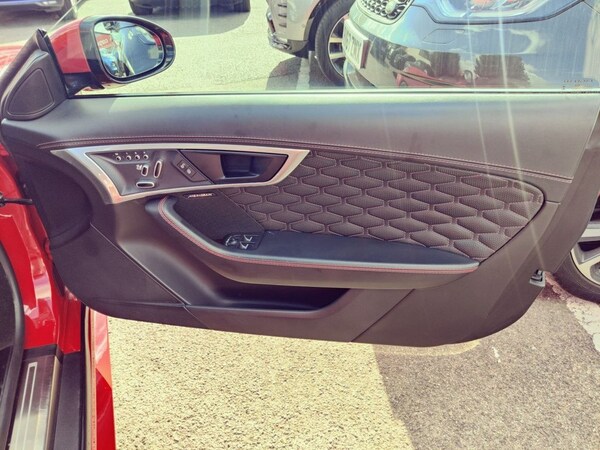 Used Jaguar F-Type 2017 for sale - 75573805: Photo 14