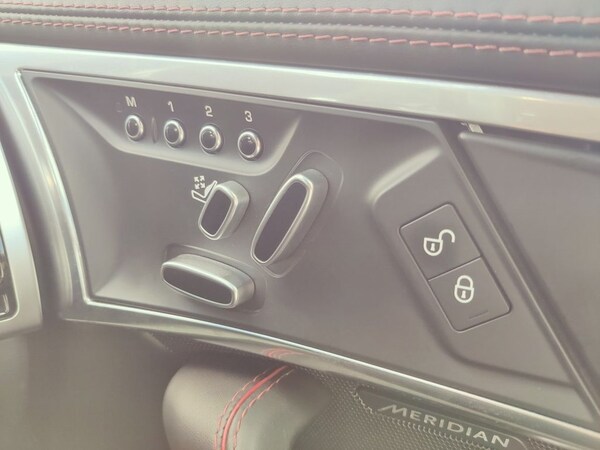 Used Jaguar F-Type 2017 for sale - 75573805: Photo 29