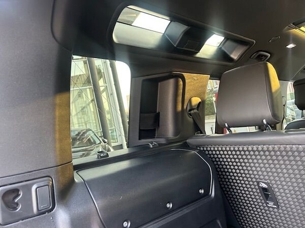 Used Land Rover Defender 2023 for sale - 74257531: Photo 16