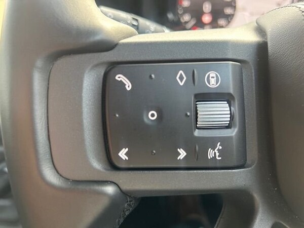 Used Land Rover Defender 2023 for sale - 74257531: Photo 34