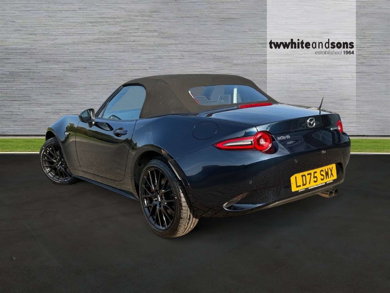 Used Mazda MX-5 2025 for sale - 76699670: Photo 5