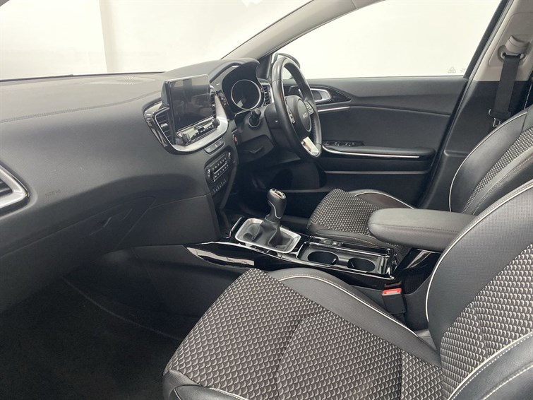 Used Kia XCeed 2022 for sale - 77346263: Photo 2