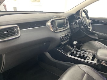 Used Kia Sorento 2018 for sale - 77210541: Photo