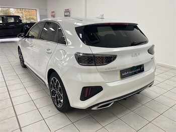 Used Kia Ceed 2025 for sale - 77210606: Photo