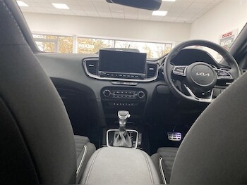 Used Kia Ceed 2025 for sale - 77210606: Photo