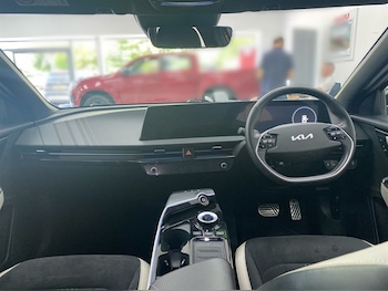 Used Kia EV6 2023 for sale - 77210518: Photo