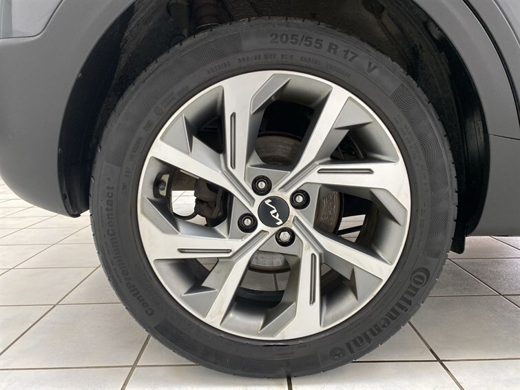 Used Kia Stonic 2023 for sale - 78102570: Photo 17