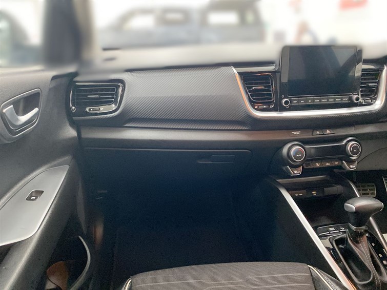 Used Kia Stonic 2023 for sale - 78102570: Photo 2