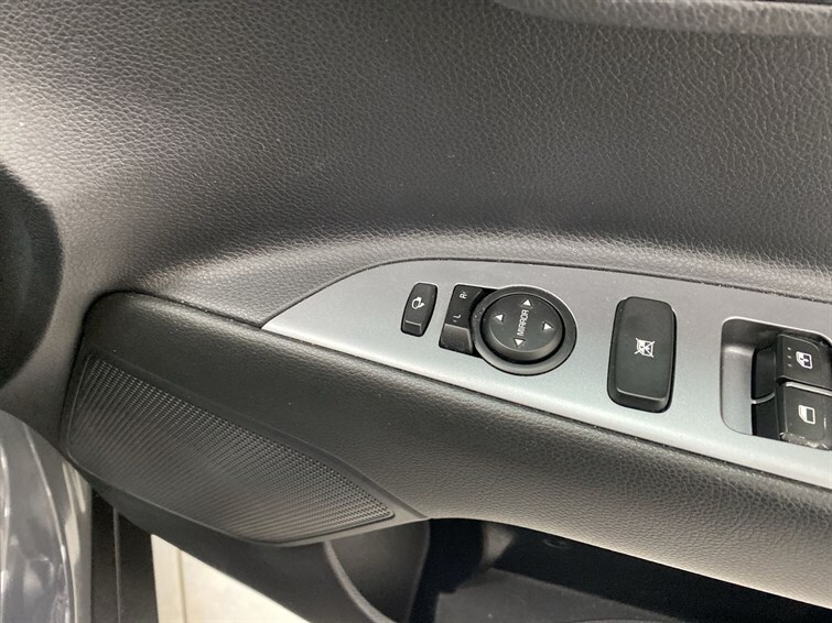 Used Kia Stonic 2023 for sale - 78102570: Photo 35