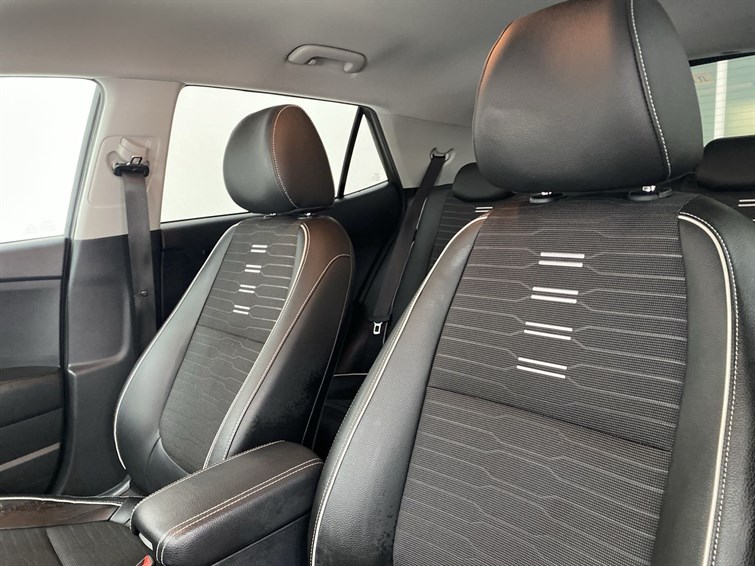 Used Kia Stonic 2023 for sale - 78102570: Photo 54