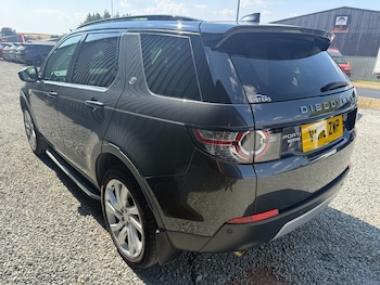 Used Land Rover Discovery Sport 2018 for sale - 79257500: Photo