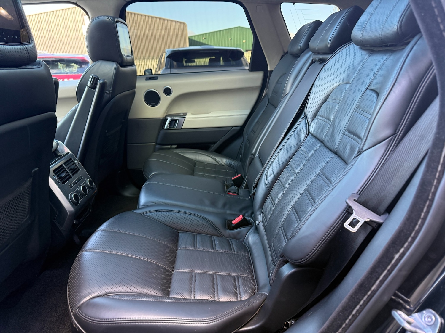 Used Land Rover Range Rover Sport 2015 for sale - 76687595: Photo 10