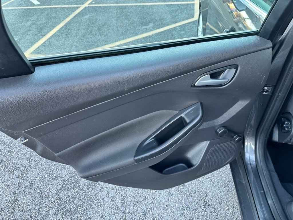 Used Ford Focus 2015 for sale - 76631817: Photo 13