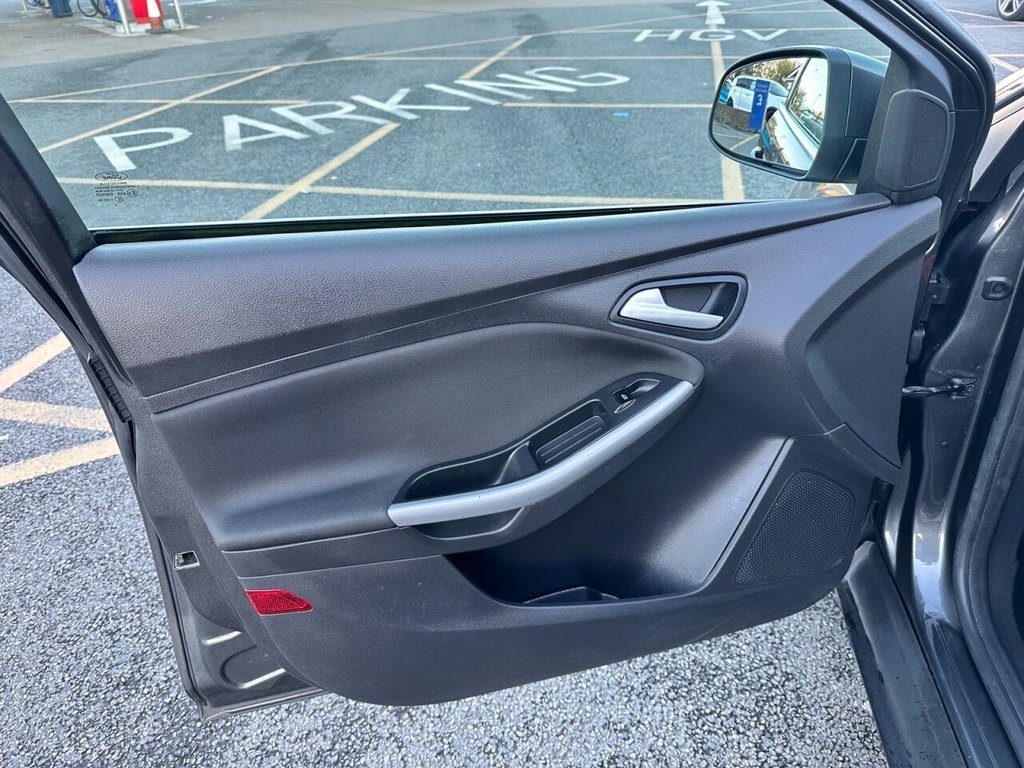 Used Ford Focus 2015 for sale - 76631817: Photo 9