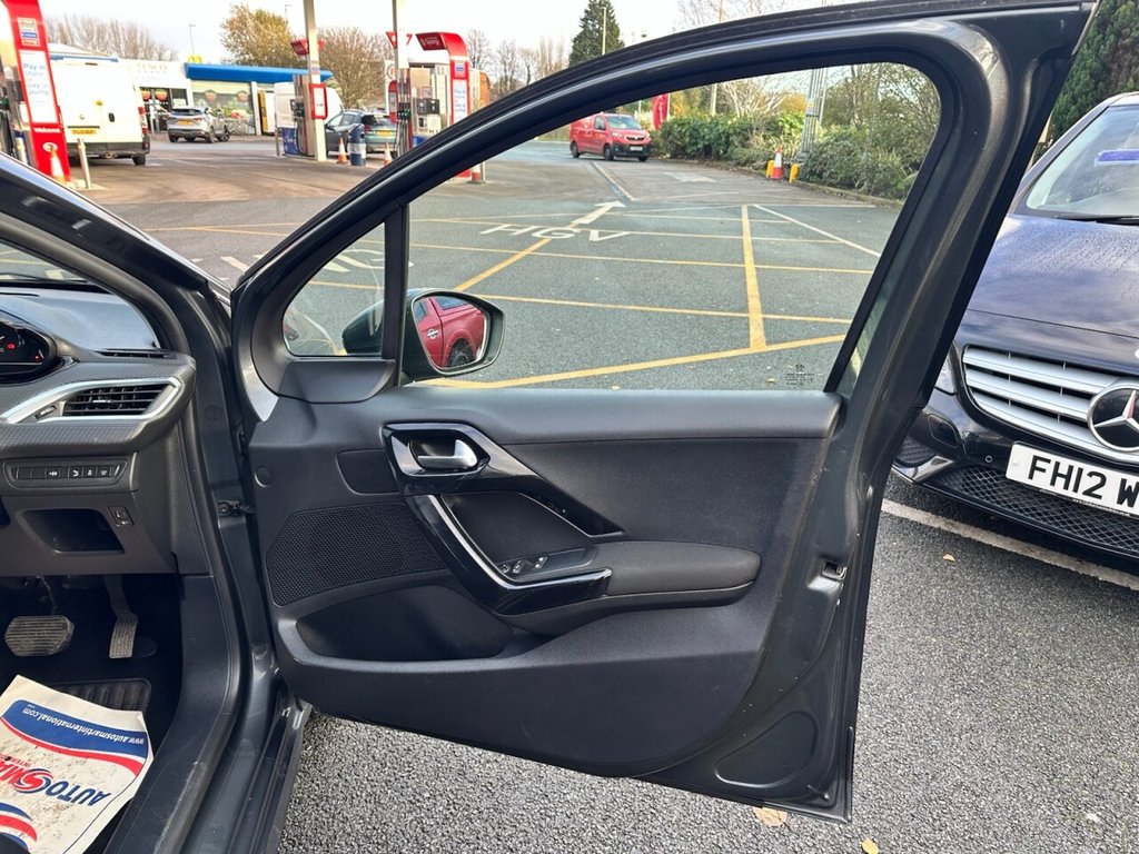 Used Peugeot 208 2015 for sale - 76740176: Photo 15