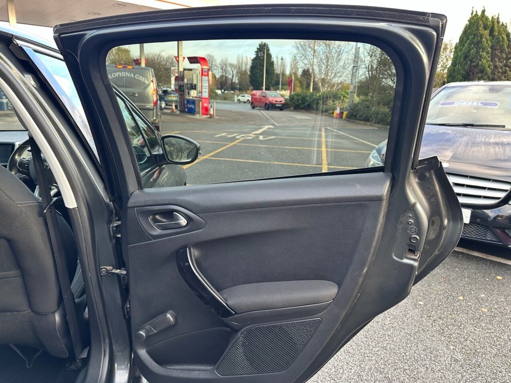 Used Peugeot 208 2015 for sale - 76740176: Photo 18