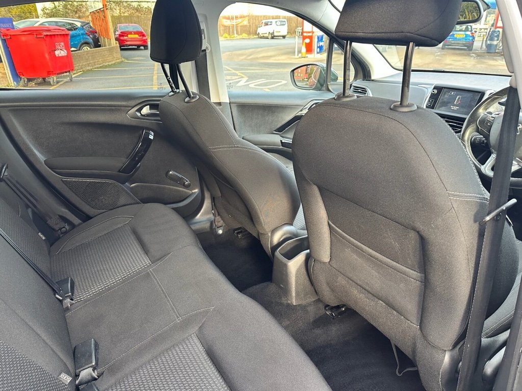 Used Peugeot 208 2015 for sale - 76740176: Photo 19