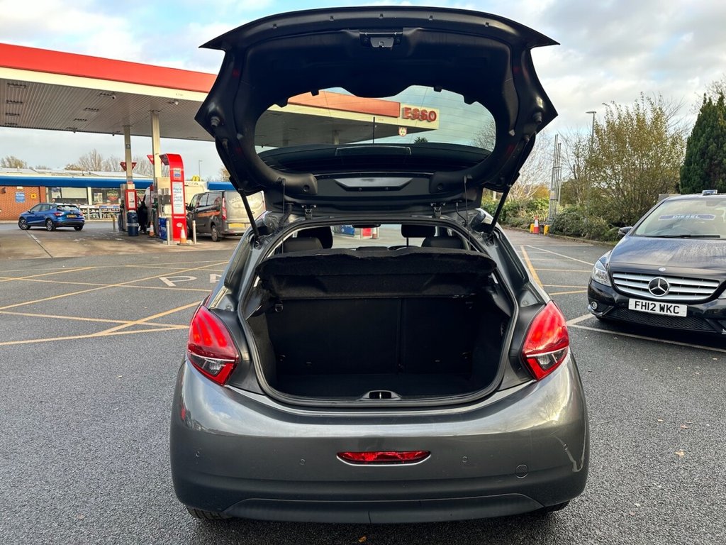 Used Peugeot 208 2015 for sale - 76740176: Photo 21