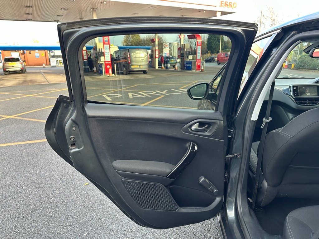 Used Peugeot 208 2015 for sale - 76740176: Photo 26