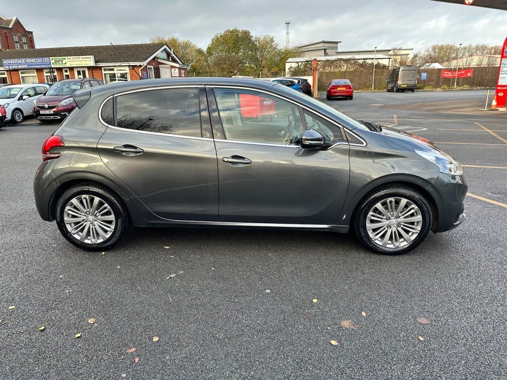 Used Peugeot 208 2015 for sale - 76740176: Photo 9