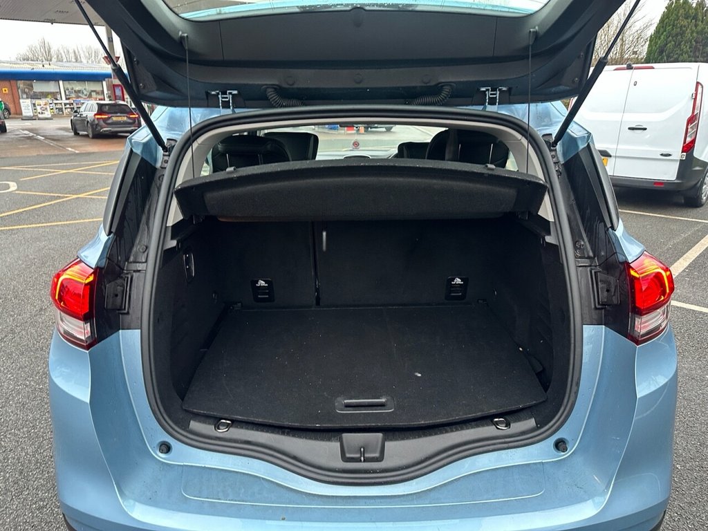 Used Renault Scenic 2017 for sale - 77139779: Photo 17