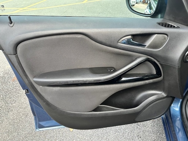 Used Vauxhall Zafira Tourer 2015 for sale - 76118449: Photo 13