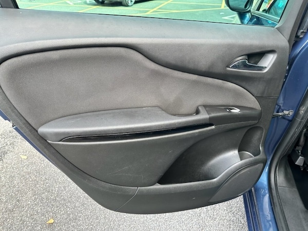 Used Vauxhall Zafira Tourer 2015 for sale - 76118449: Photo 16