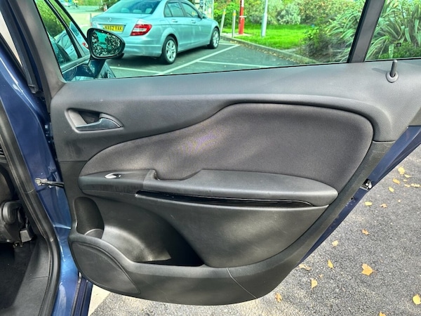 Used Vauxhall Zafira Tourer 2015 for sale - 76118449: Photo 21