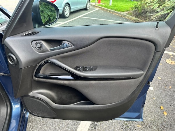 Used Vauxhall Zafira Tourer 2015 for sale - 76118449: Photo 23