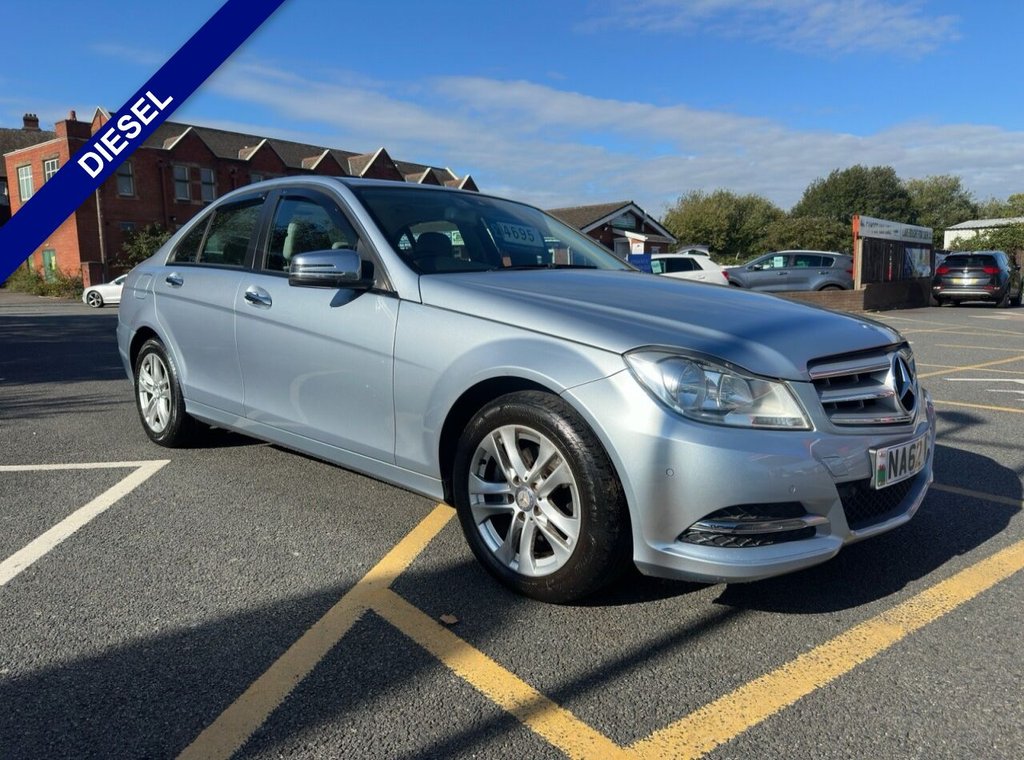 Used Mercedes-Benz C-Class 2012 for sale - 76106239: Photo 1