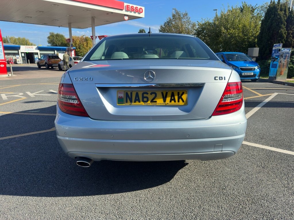Used Mercedes-Benz C-Class 2012 for sale - 76106239: Photo 4