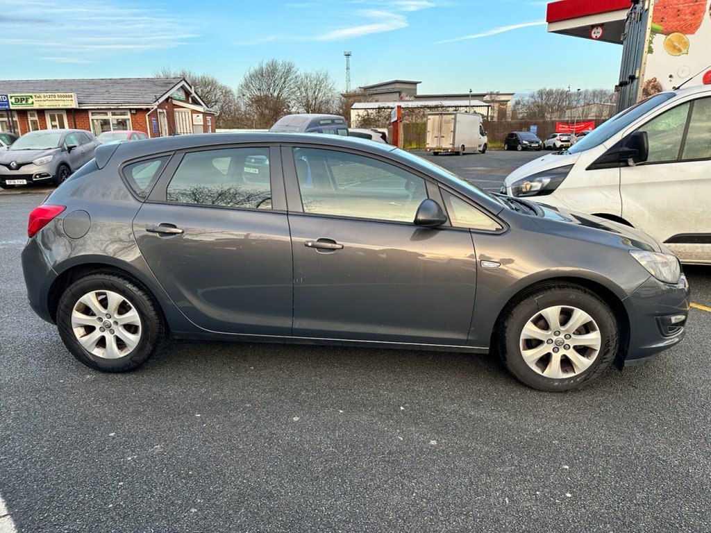 Used Vauxhall Astra 2015 for sale - 77200586: Photo 9